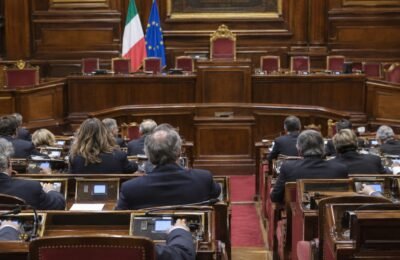 Зал Сената Италии во время голосования